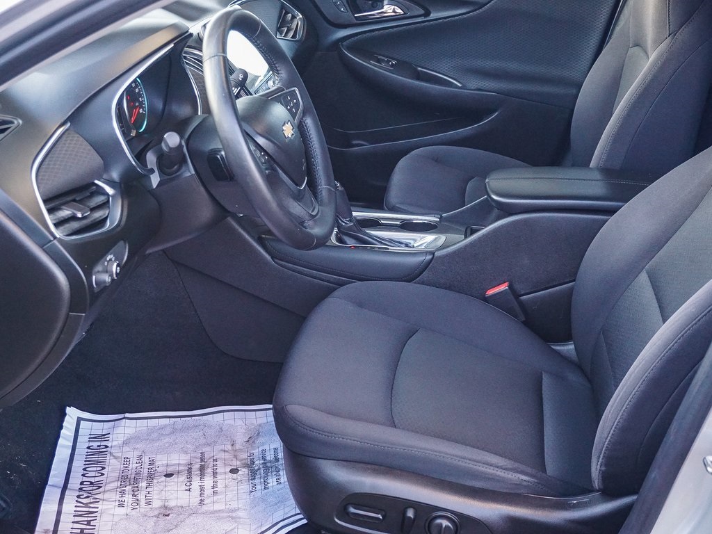 2017 Chevrolet Malibu 1LT photo 17