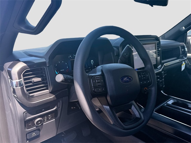 2025 Ford F-150 STX photo 4