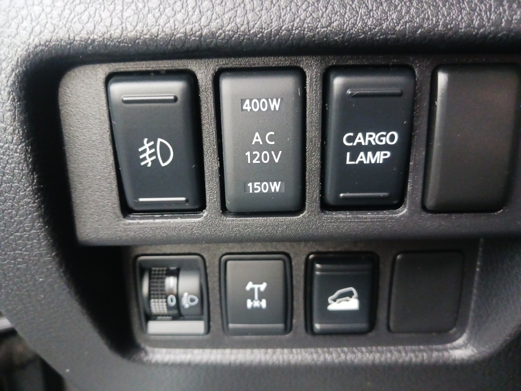2018 Nissan Titan PRO-4X photo 28