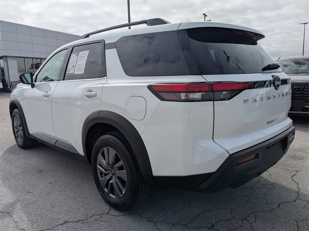 2025 Nissan Pathfinder SV photo 2