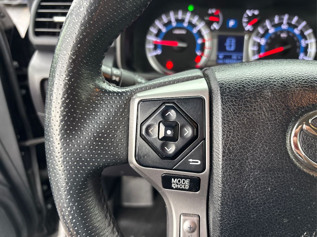 2016 Toyota 4Runner SR5 Premium photo 33