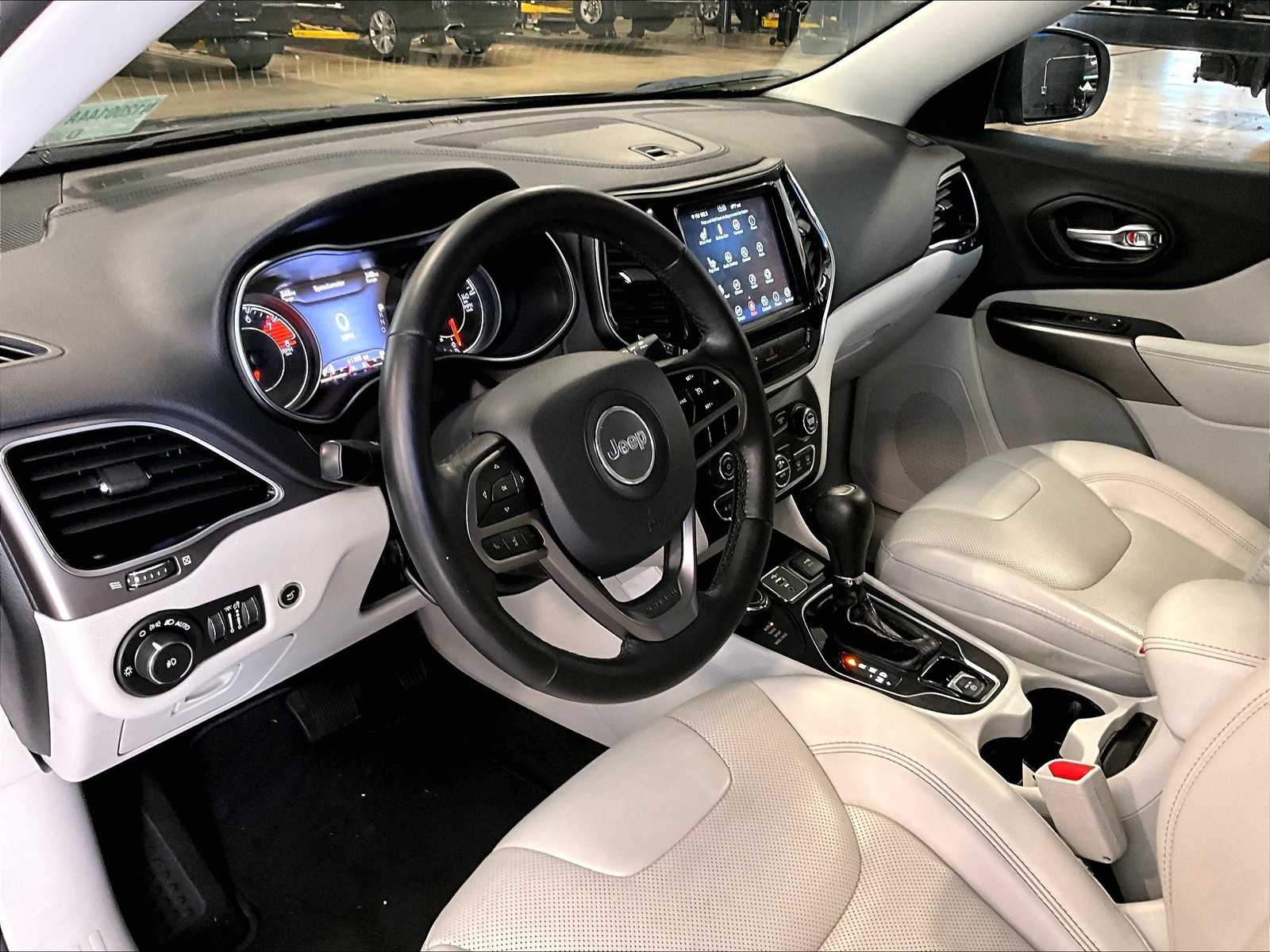2020 Jeep Cherokee Limited photo 8
