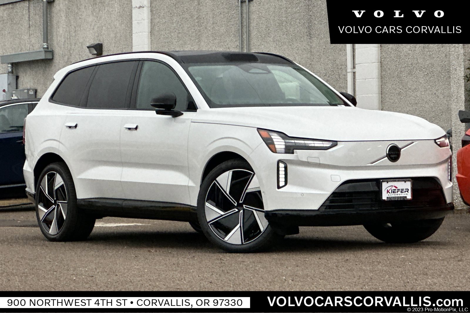 2025 Volvo EX90 Ultra's photo