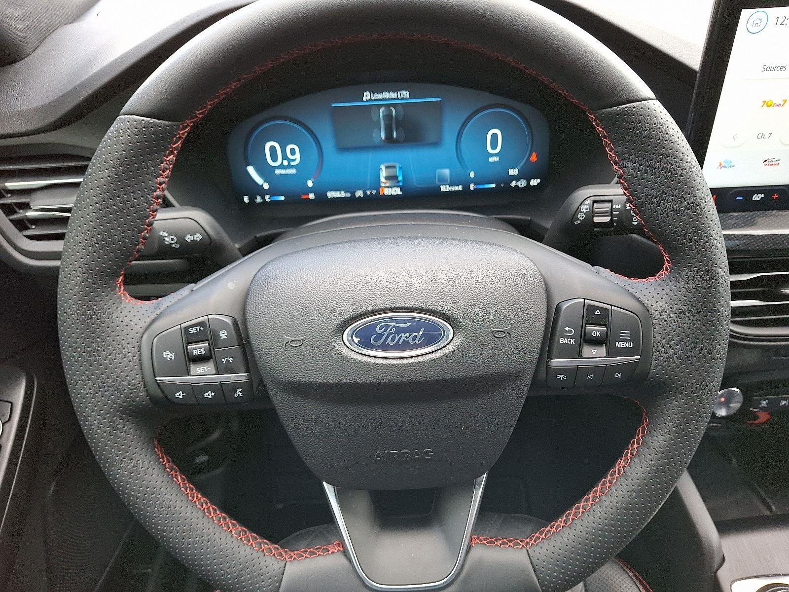 2024 Ford Escape ST-Line Elite photo 18