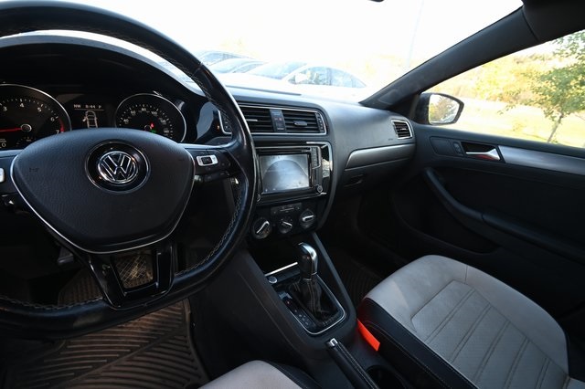 2016 Volkswagen Jetta Sport photo 5