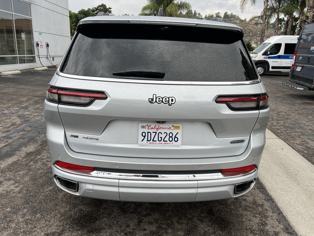 2023 Jeep Grand Cherokee Overland photo 2