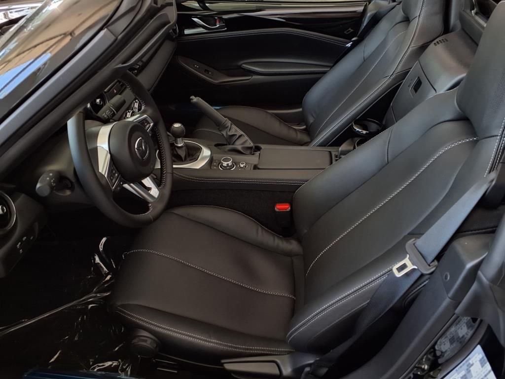 2025 Mazda MX-5 Miata Miata RF Grand Touring photo 11