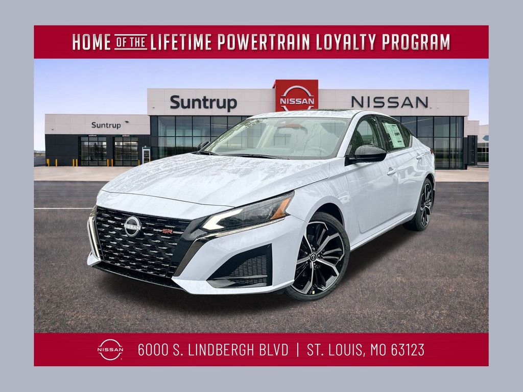 2025 Nissan Altima SR's photo