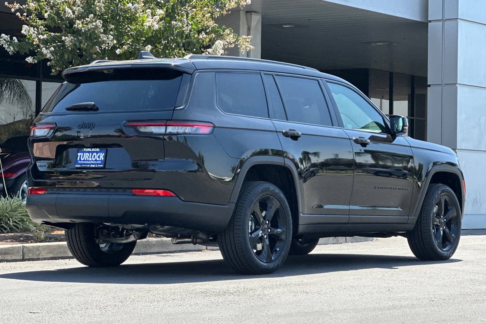 2025 Jeep Grand Cherokee Limited photo 4