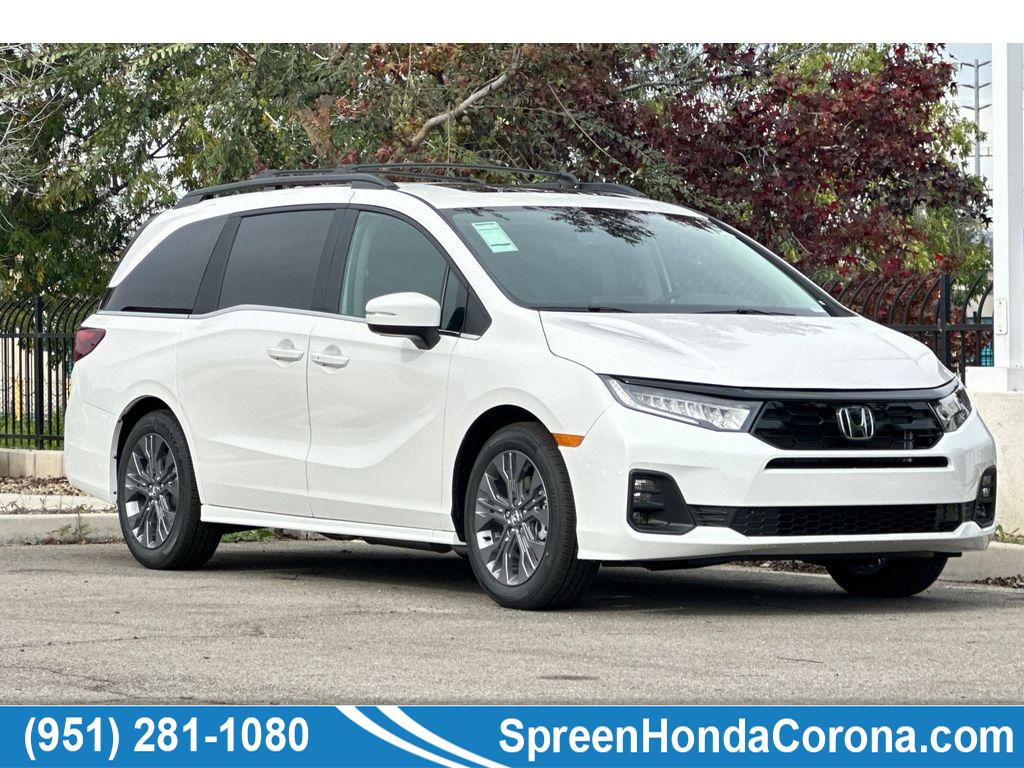 2026 Honda Odyssey Touring's photo