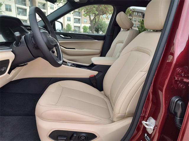 2025 Jeep Grand Cherokee Limited photo 24