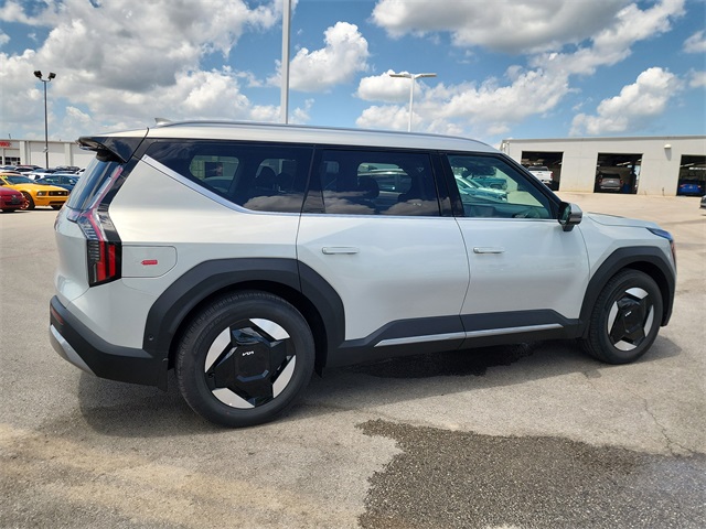 2026 Kia EV9 Wind photo 2