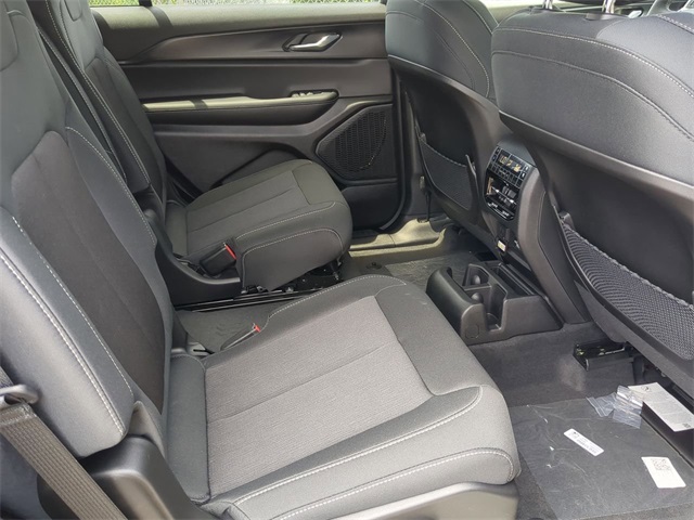 2025 Jeep Grand Cherokee Laredo photo 21
