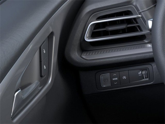 2025 Chevrolet Traverse photo 21