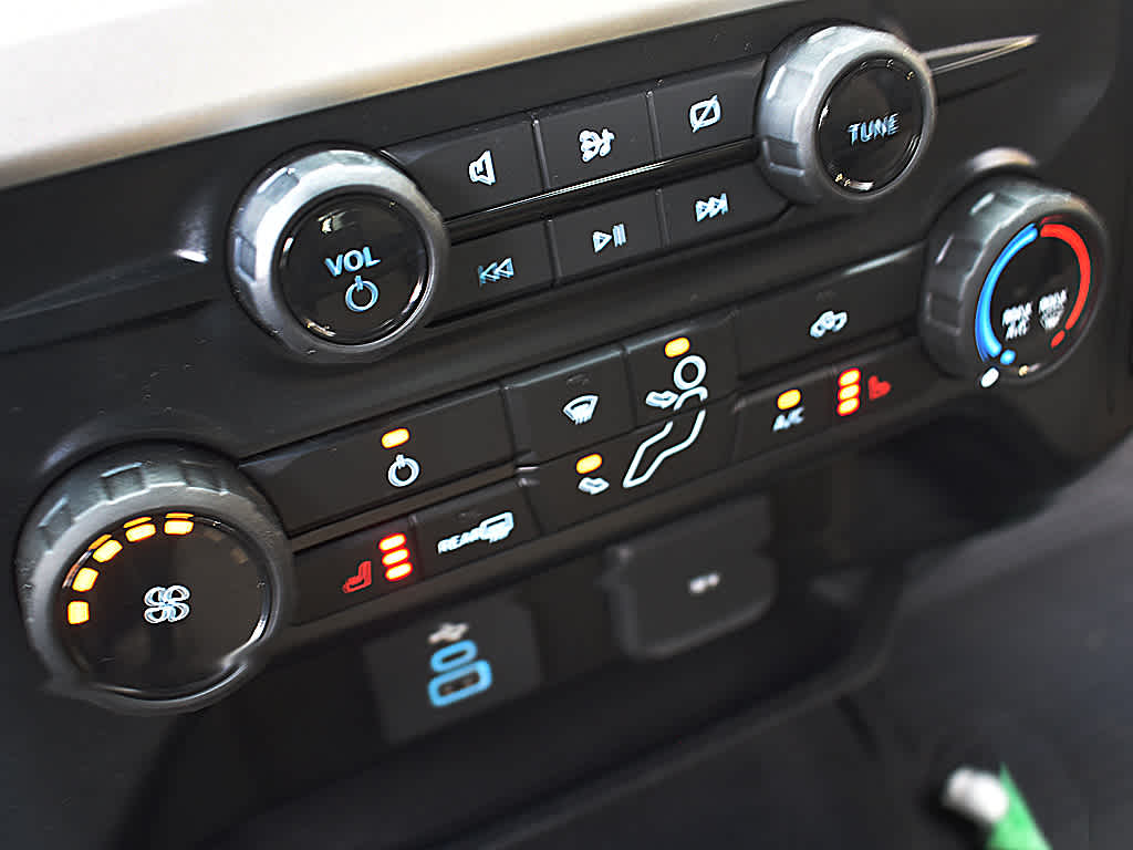 2024 Ford F-350 XLT photo 17