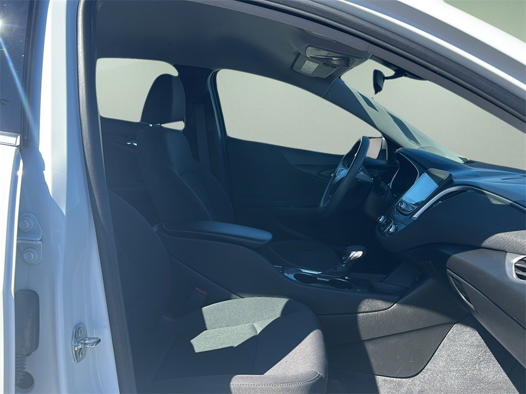 2022 Chevrolet Malibu LS photo 14