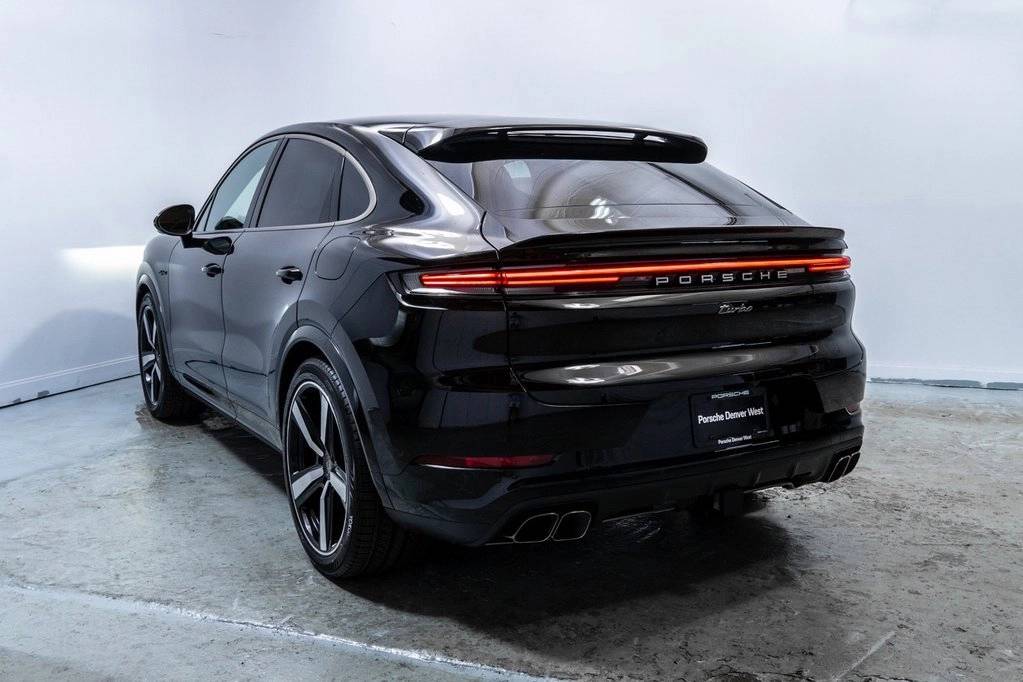 2026 Porsche Cayenne Turbo E-Hybrid Coupe photo 2
