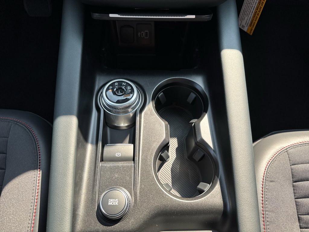 2025 Ford Explorer ST-Line photo 27