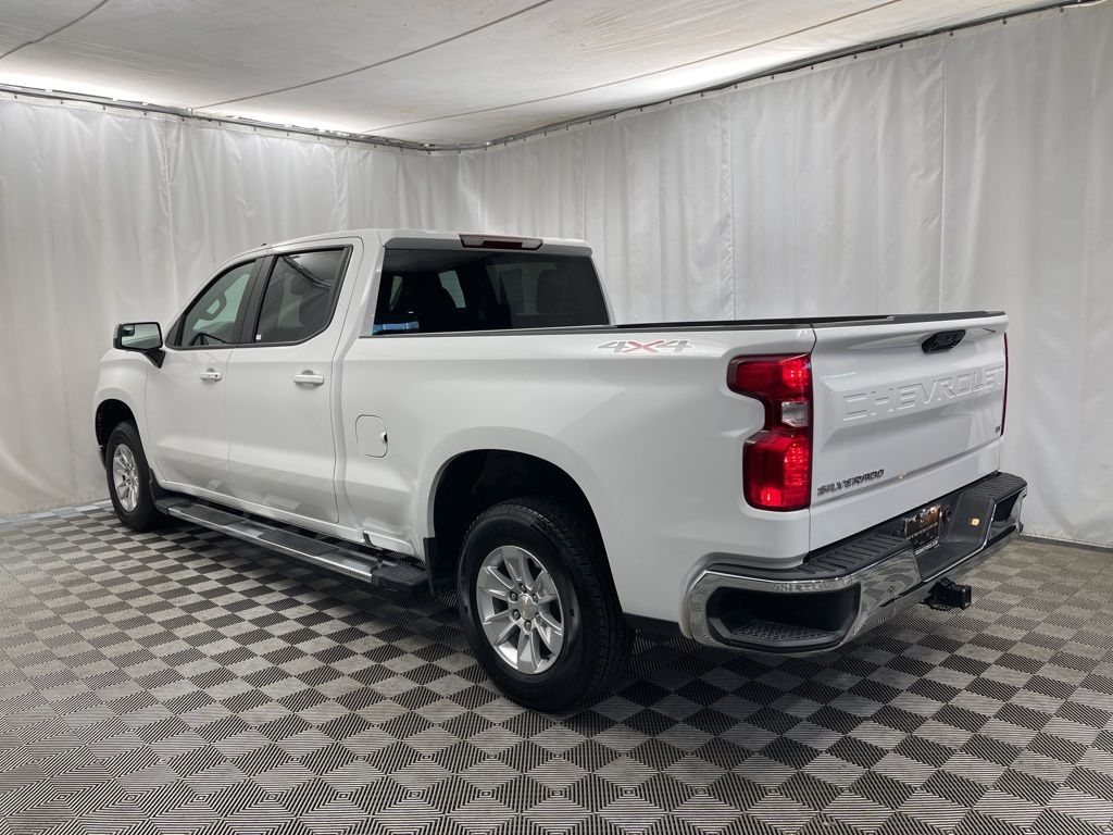 2024 Chevrolet Silverado 1500 LT photo 4