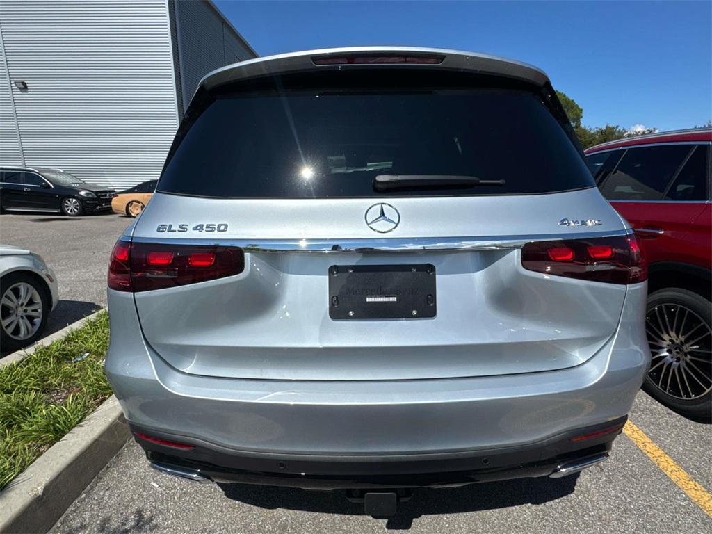 2026 Mercedes Benz GLS 450 4MATIC photo 2
