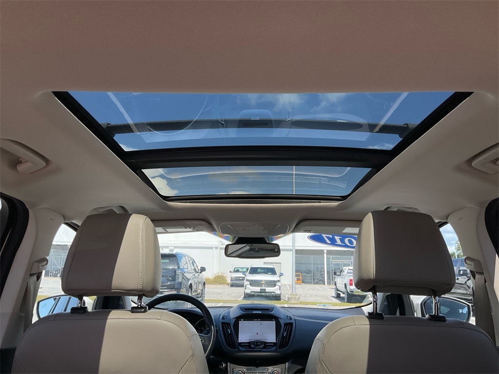 2017 Ford Escape Titanium photo 23