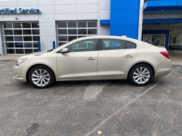 2015 Buick LaCrosse Base photo 2