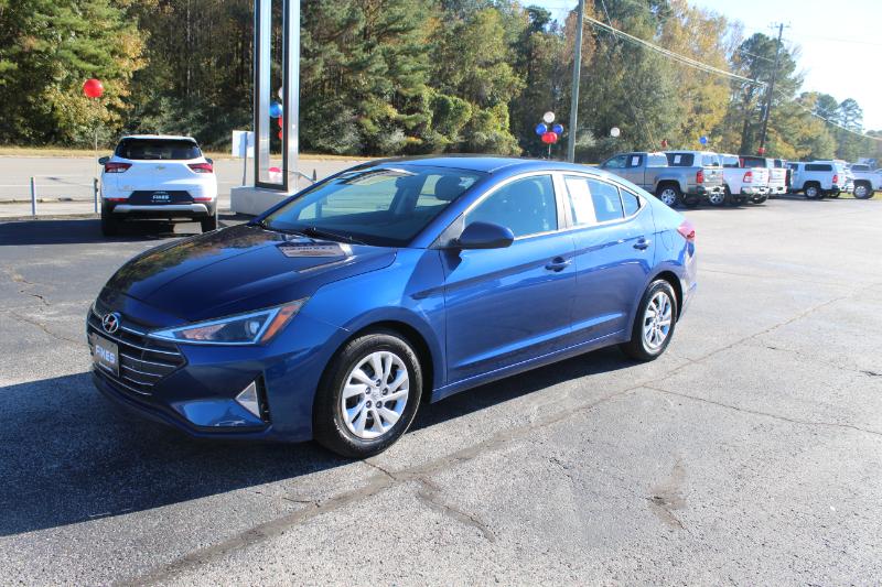 2019 Hyundai Elantra SE photo 2