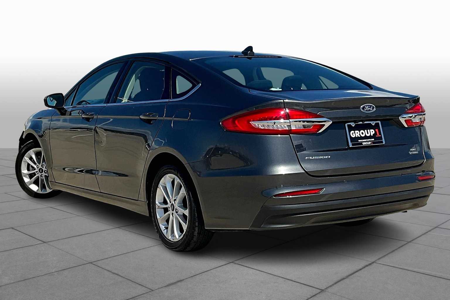 2020 Ford Fusion Hybrid SE photo 10