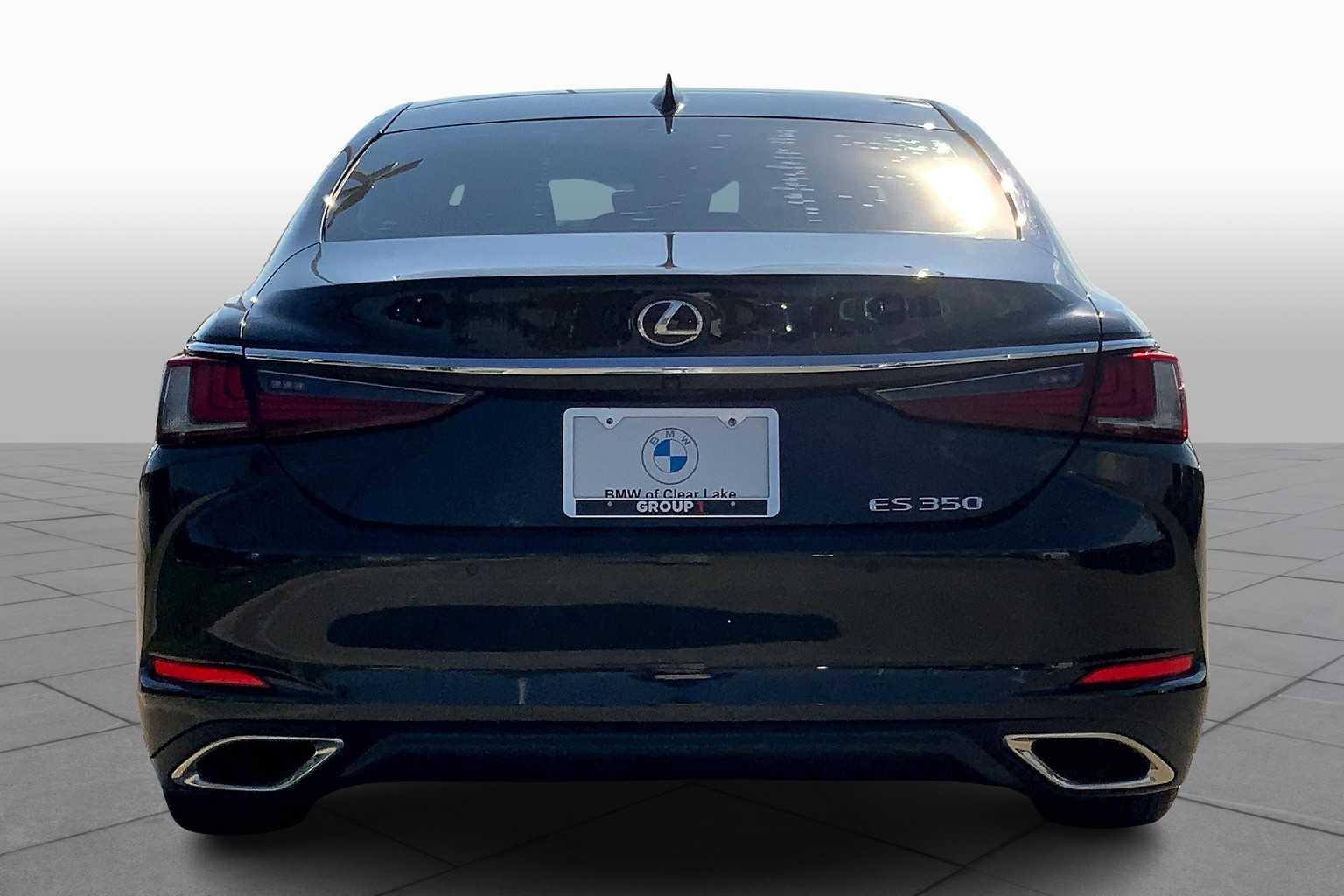 2019 Lexus ES Luxury photo 4