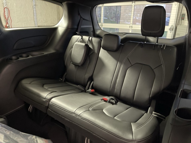 2025 Chrysler Voyager LX photo 17
