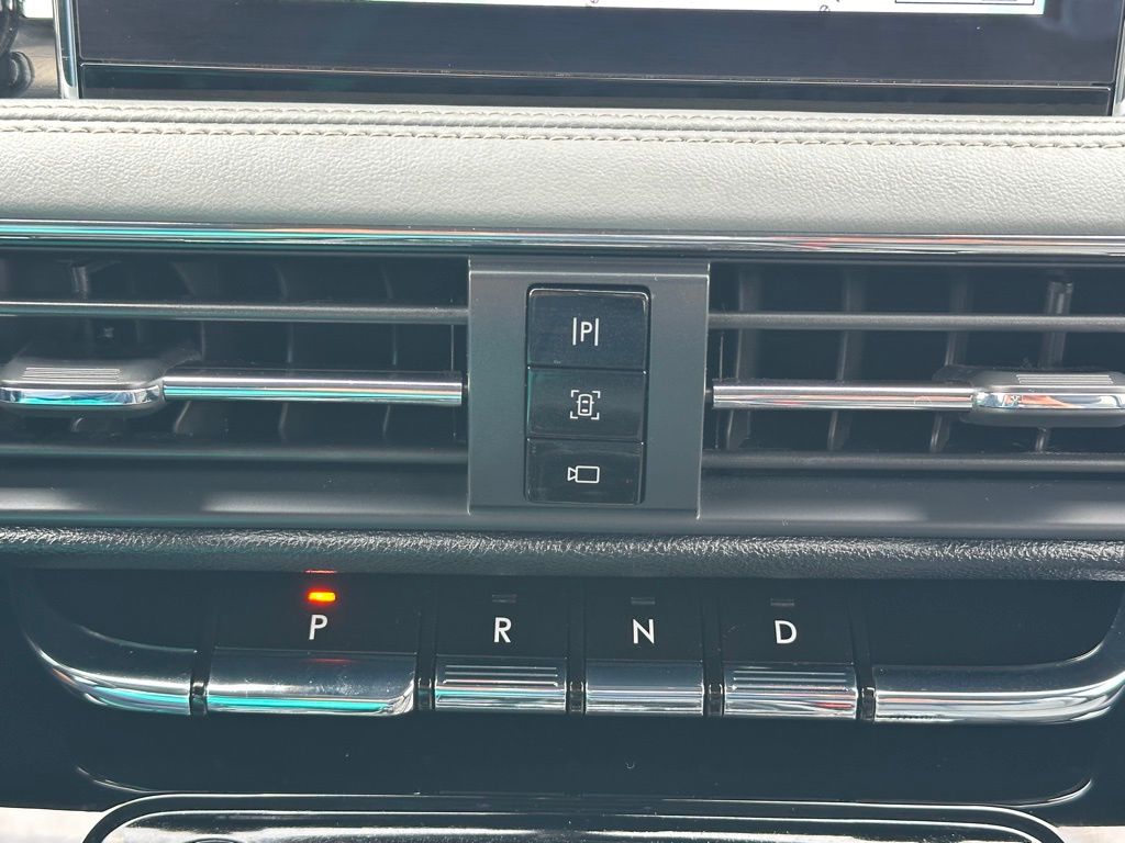 2021 Lincoln Corsair Standard photo 33