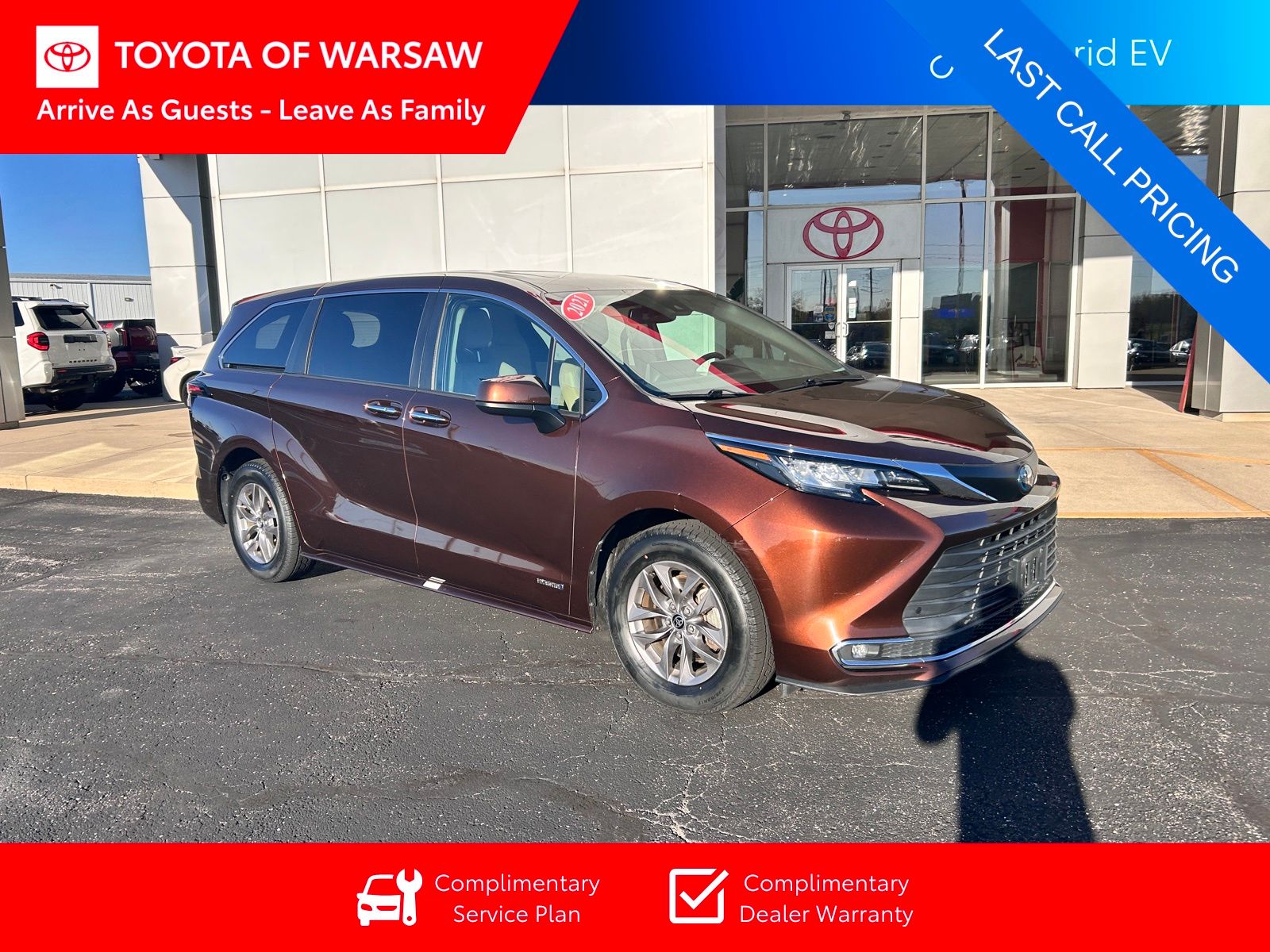 2021 Toyota Sienna XLE's photo