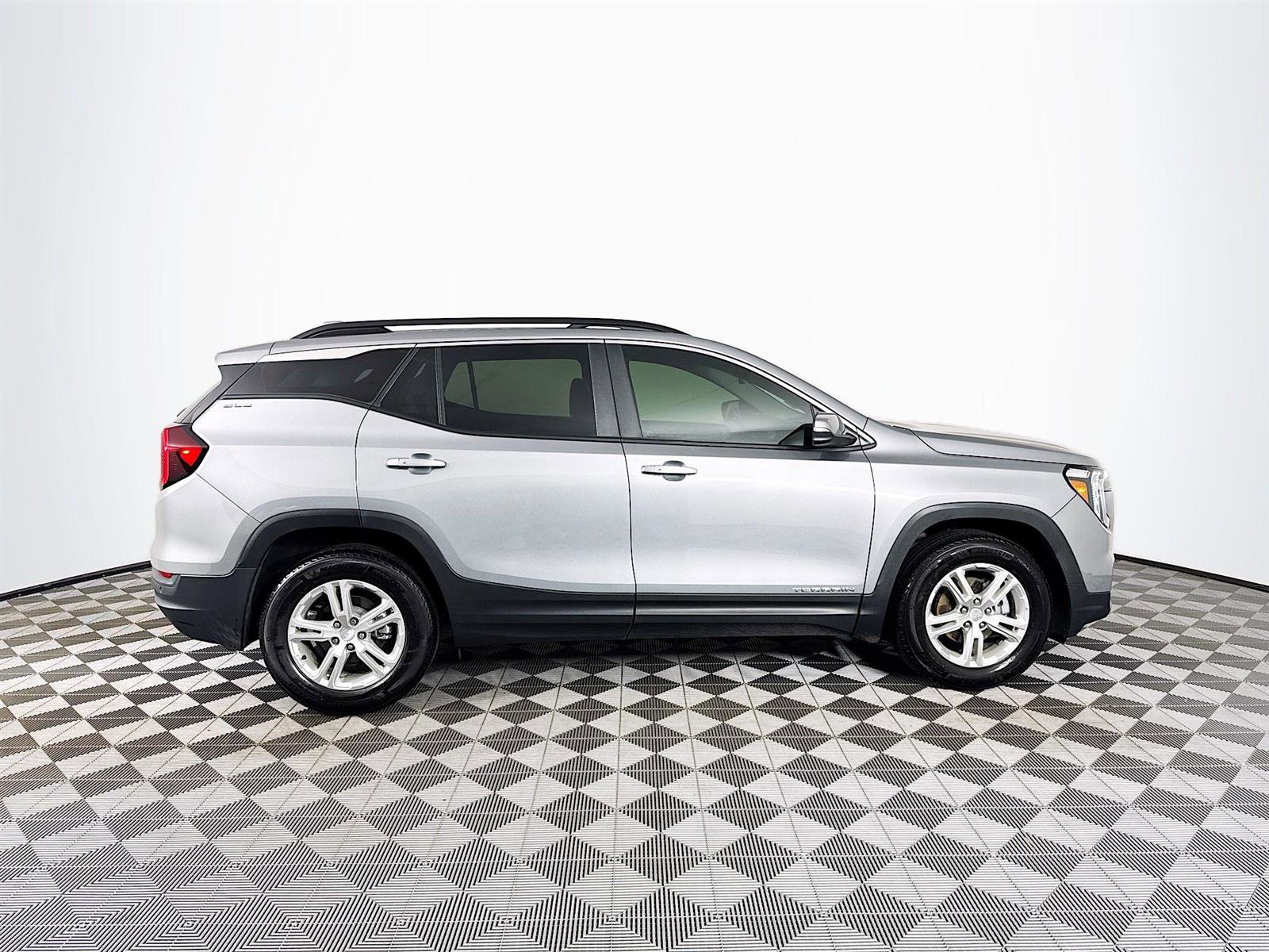 2023 Gmc Terrain SLE photo 8