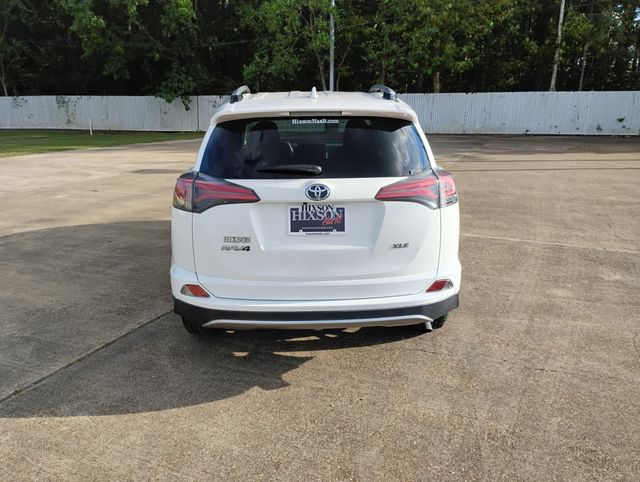 2018 Toyota RAV4 XLE photo 2