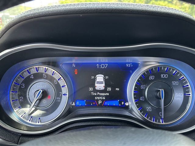 2019 Chrysler 300 Touring photo 28