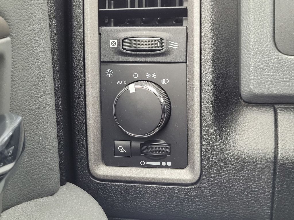 2018 Ram 2500 Tradesman photo 18
