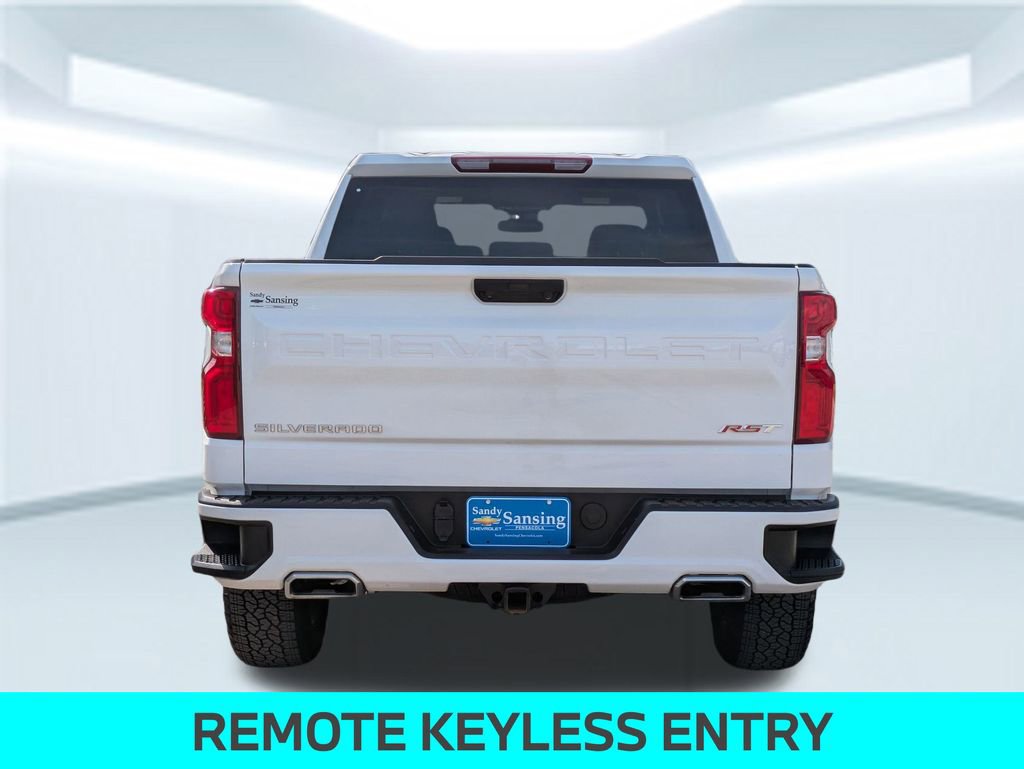 2024 Chevrolet Silverado 1500 RST photo 4