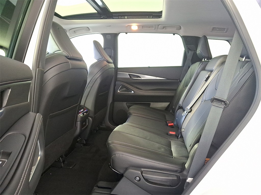 2025 Infiniti QX60 Luxe photo 6