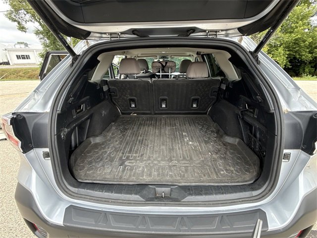 2020 Subaru Outback Premium photo 17