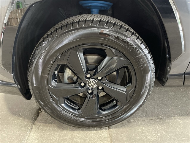 2019 Toyota RAV4 Hybrid XSE photo 21