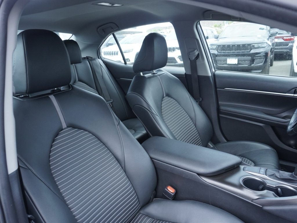 2023 Toyota Camry SE photo 18