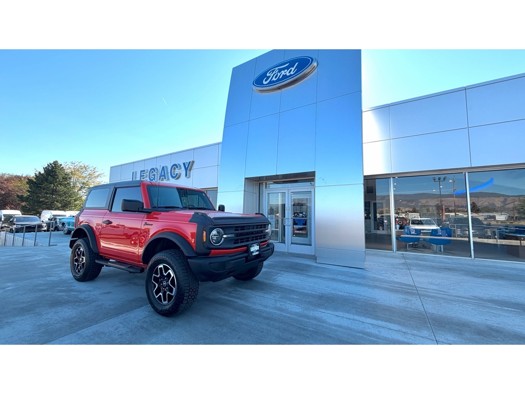 2022 Ford Bronco 2-Door Base's photo
