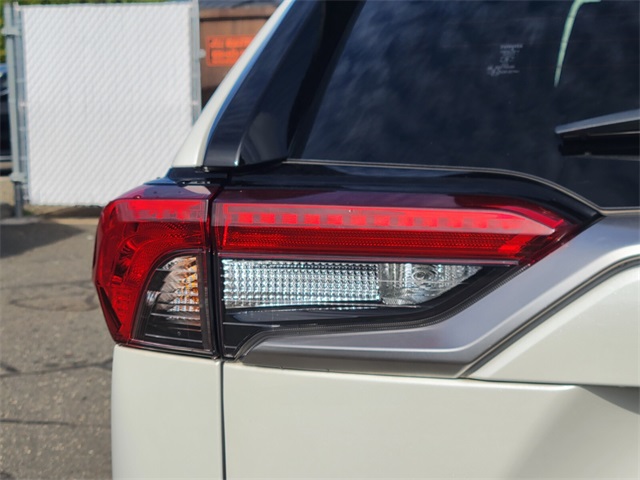 2021 Toyota RAV4 Prime XSE photo 9