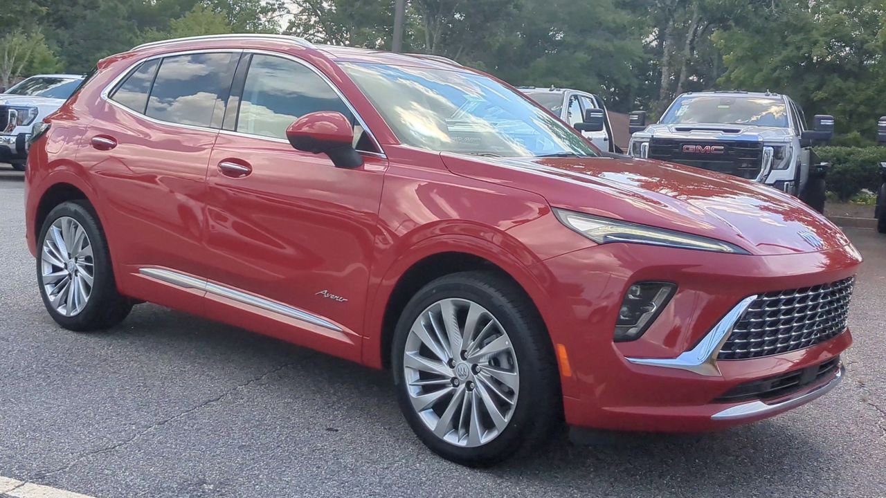2025 Buick Envision Avenir photo 2