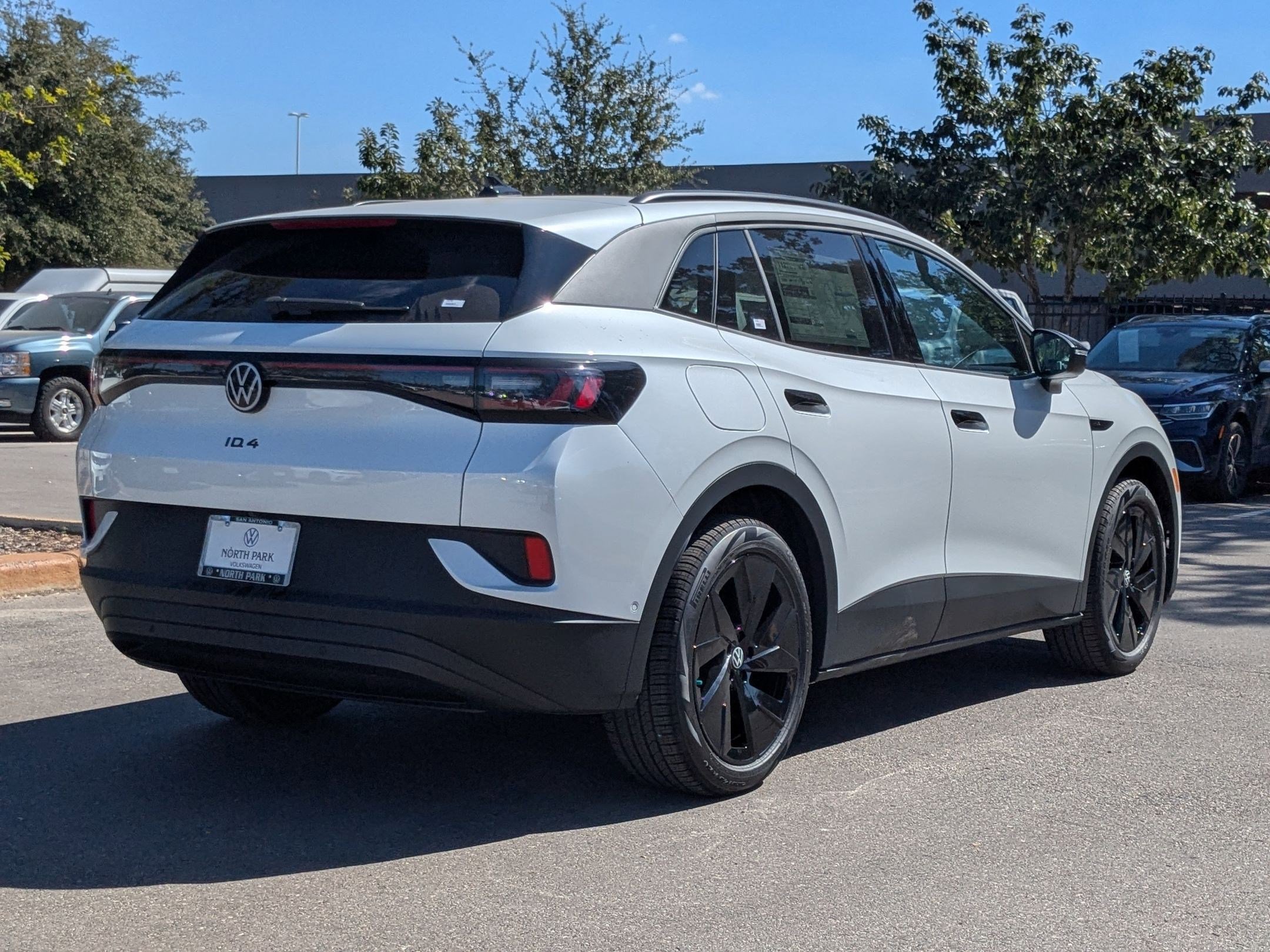 2025 Volkswagen ID.4 Pro S photo 2