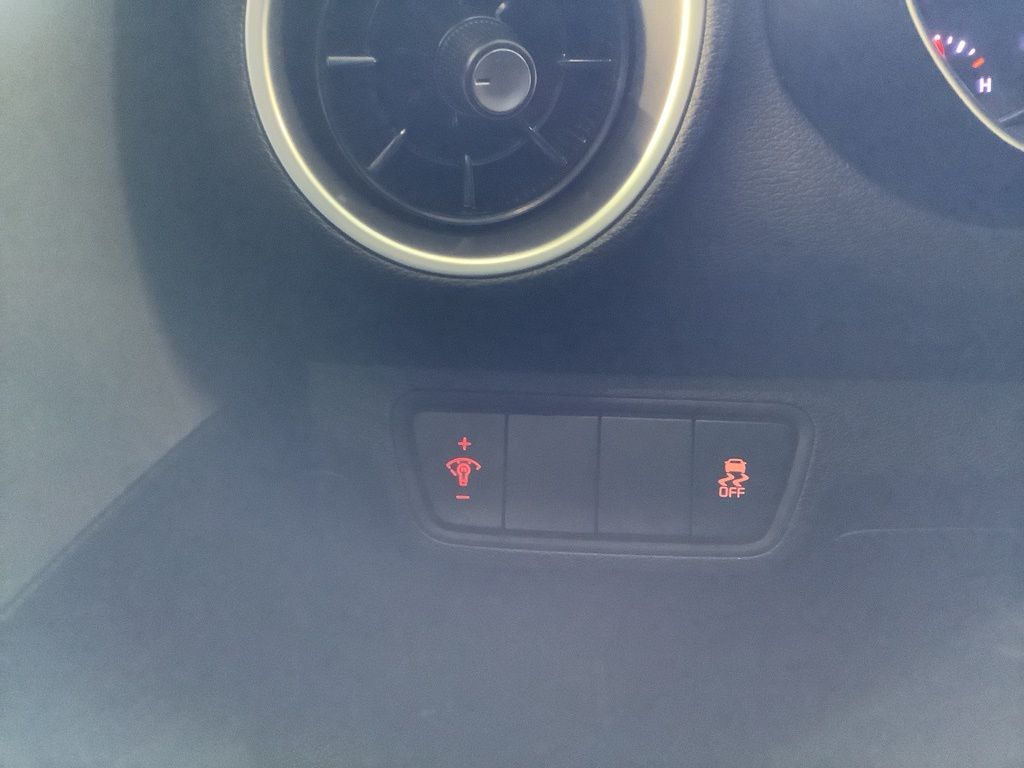 2024 Kia Forte LXS photo 9
