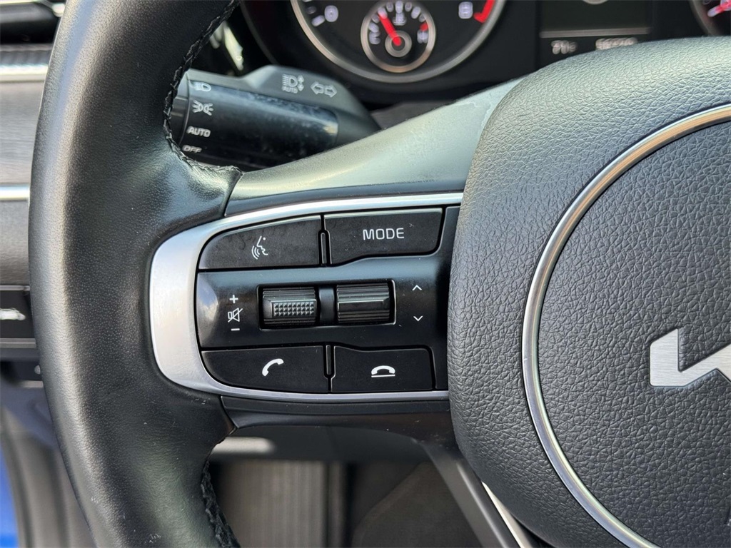 2022 Kia K5 EX photo 22