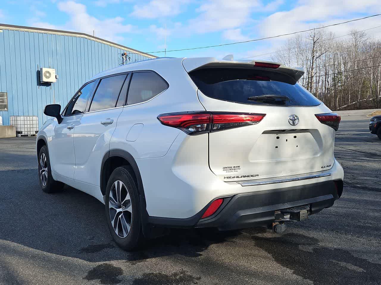 2020 Toyota Highlander XLE photo 3