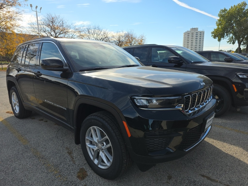2025 Jeep Grand Cherokee Laredo's photo