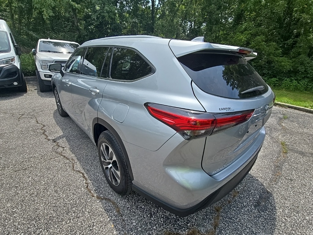 2022 Toyota Highlander XLE photo 4